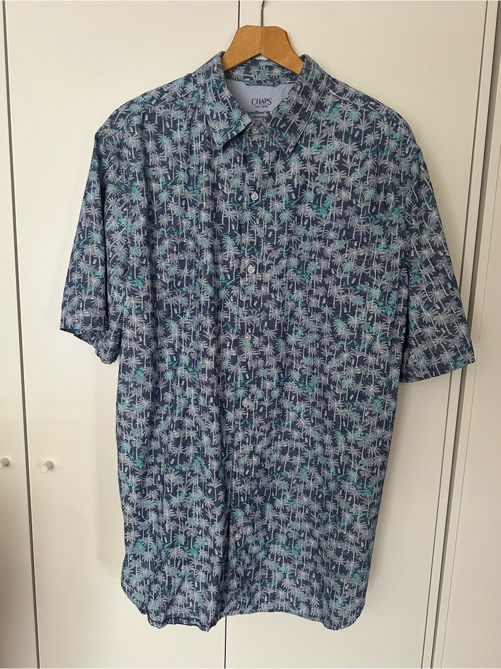 Chaps Men's Navy and Teal Palm-Print Short Sleeve Button-Down Shirt
